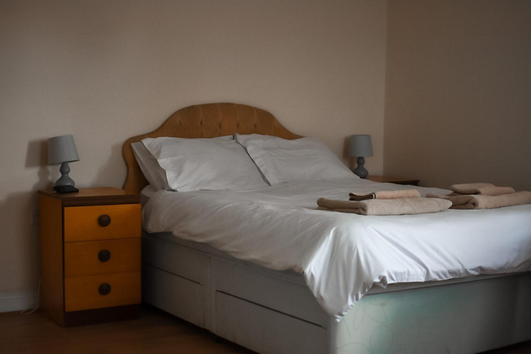 Bedroom 2, The Crown and Woolpack, Lincolnshire