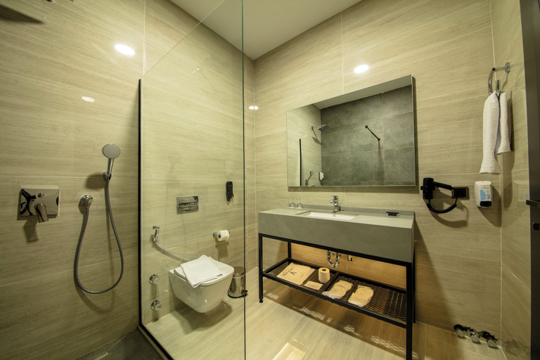 Bathroom 5, V Center Hotel, Yomra