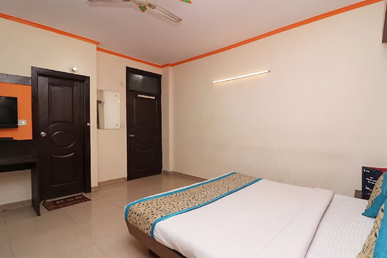 Bedroom 2, Hotel M A International, Delhi