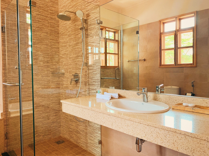 Bathroom 3, Kahawa House, Arusha Urban