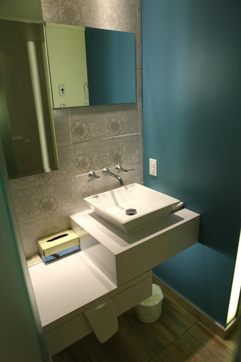 Bathroom 4, Motel Chute des Peres, Maria-Chapdelaine