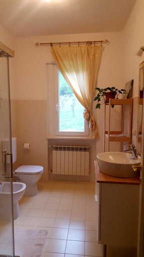 Bathroom 2, CasaRoman, Gorizia