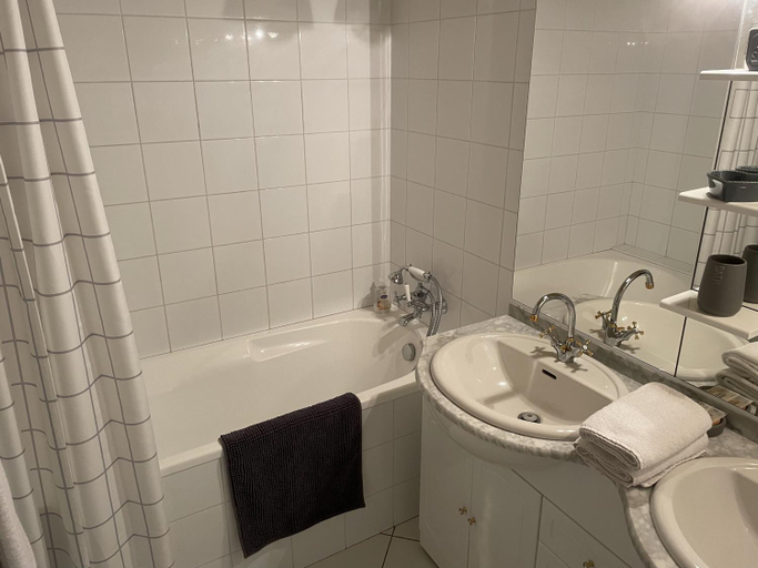 Bathroom 3, Chateau de Breuil en Beaujolais, Rhône
