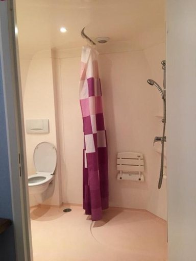 Bathroom 5, HOTEL DU CYGNE DE LA CROIX BLANCHE, Loiret