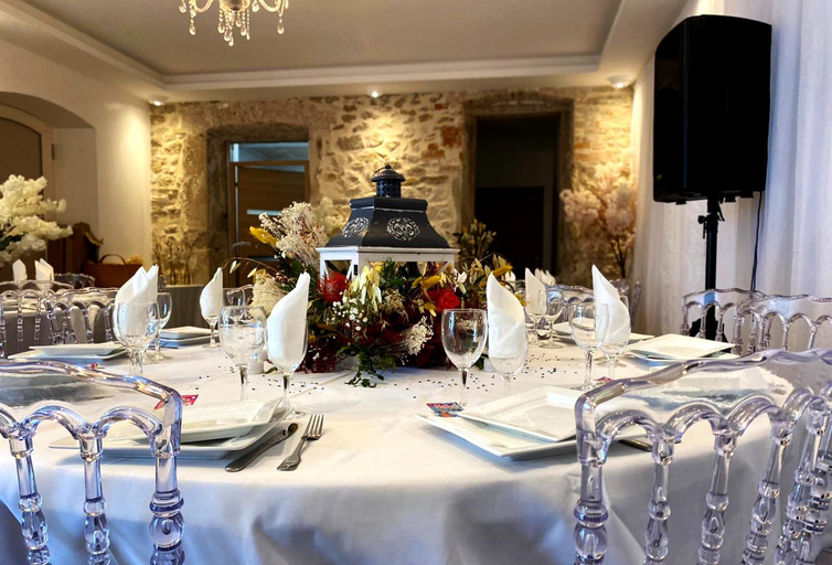 Food & Drinks 3, Chateau de Saint-Genix, Savoie