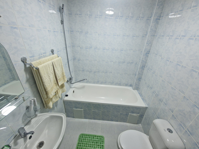 Bathroom 3, Hotel Kuvonchoy Bonu, Xiva
