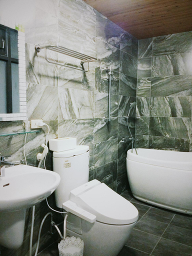Bathroom 3, XiaoBeiHome 2 (Entire house for rent), Tainan