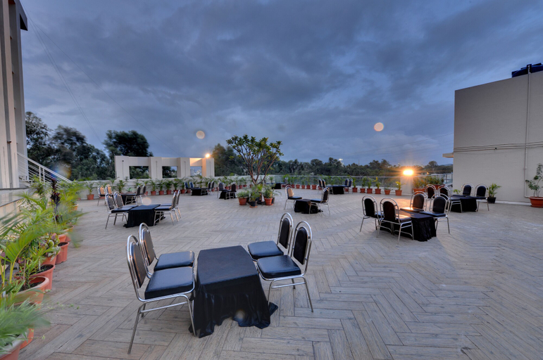 Food & Drinks 5, The Fern Residency Pune, Vadgaon-Talegaon, Series by Marriott, Pune