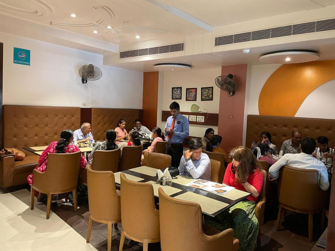 Food & Drinks 5, Hotel Star by Star Group, Delhi