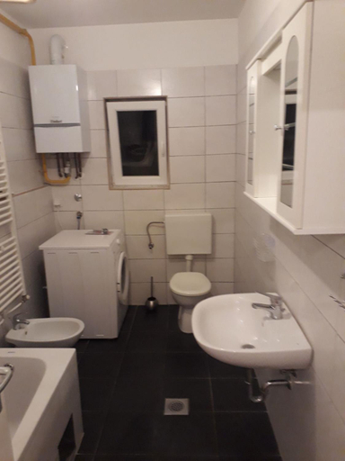 Bathroom, Ana, Zadar