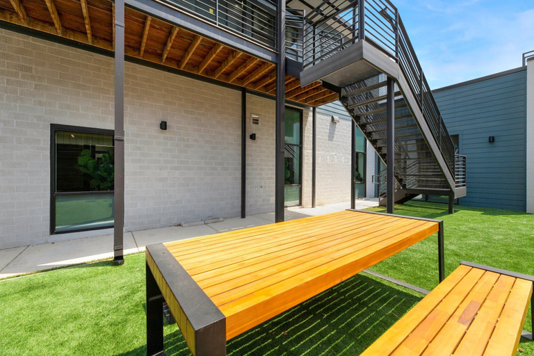 Exterior & Views 2, 2-Bedroom East Austin Condo-Free Parking, Travis