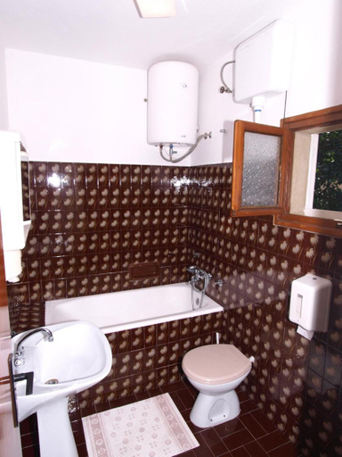 Bathroom 4, Apartments Skorin, Lumbarda