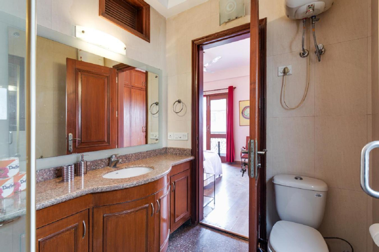 Bedroom 3, Hostie Aarna - 4BHK Independent Apartment at Kailash Colony, South Delhi, West