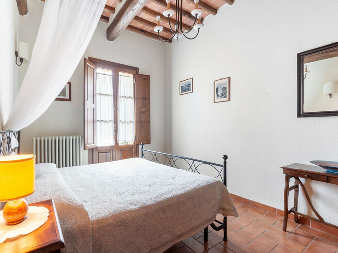 Room 4, Belvilla by OYO Farmhous With Swimming Pool, Pisa