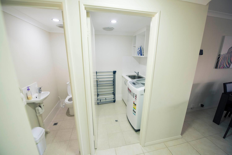 Bedroom 3, Unit close to airport, hospital, shops & transport, Swan