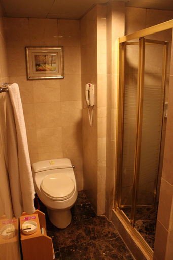 Bathroom 4, Oceanwide Elite Hotel, Qingdao