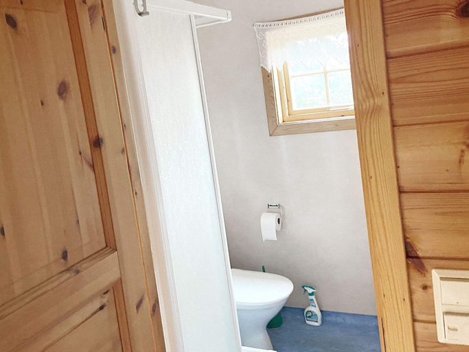 Bathroom, 4 Person Holiday Home in Hardbakke, Solund