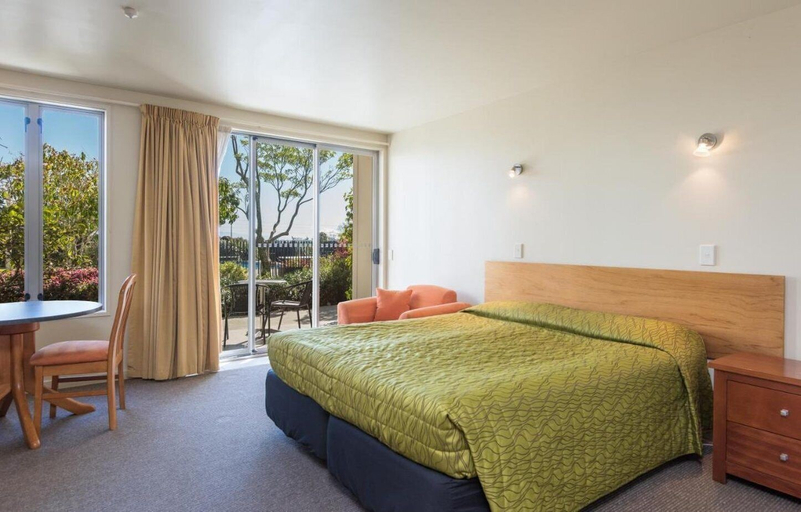 Bedroom 3, Parkside Motel, Tasman