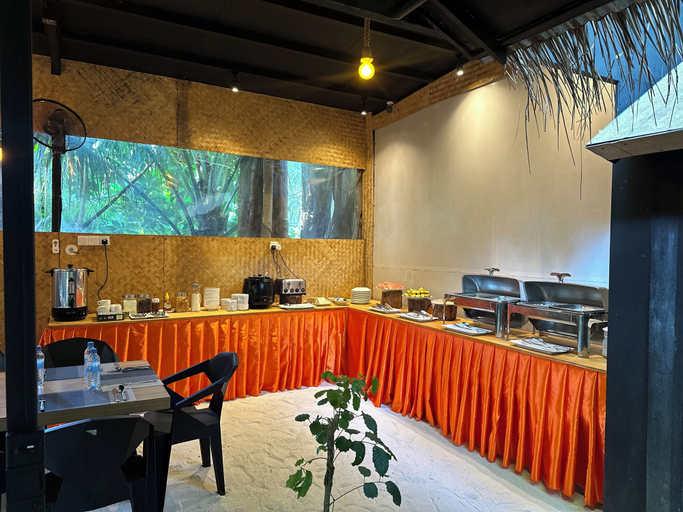 Food & Drinks 4, Odi Kamadhoo, Baa Atoll