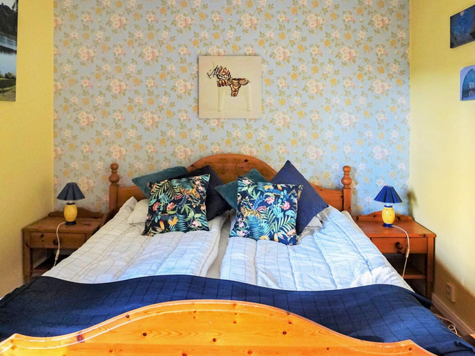 Room 4, 8 Person Holiday Home in Lima, Malung