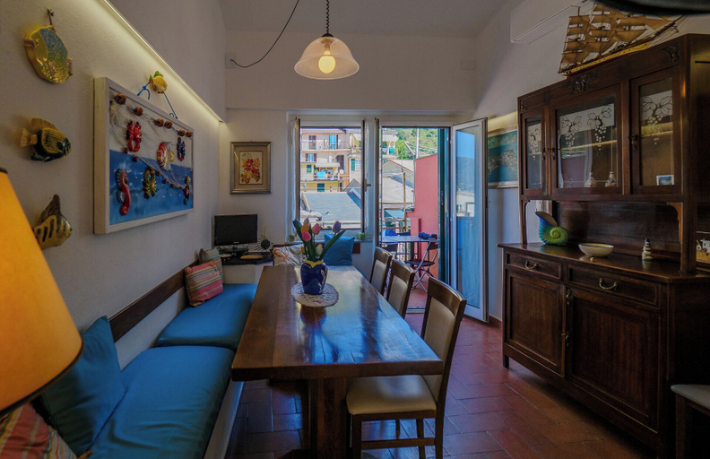 Food & Drinks, La Maison de la Mer with Terrace and AC, La Spezia