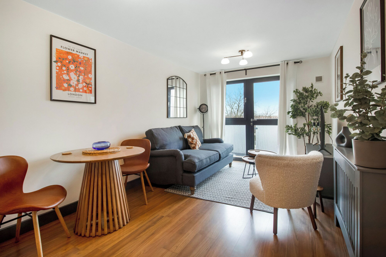 Others 5, Central 1 BD in the Heart of Cheltenham, Gloucestershire