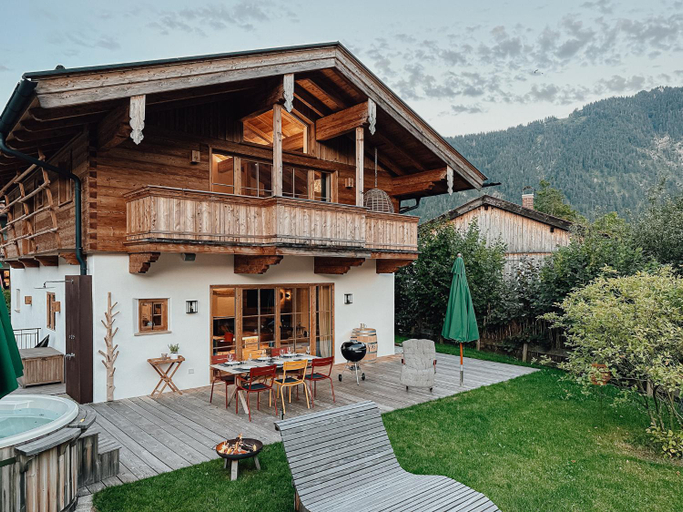 Others 2, Chalet Nordic mit privatem Whirlpool und Sauna, Miesbach