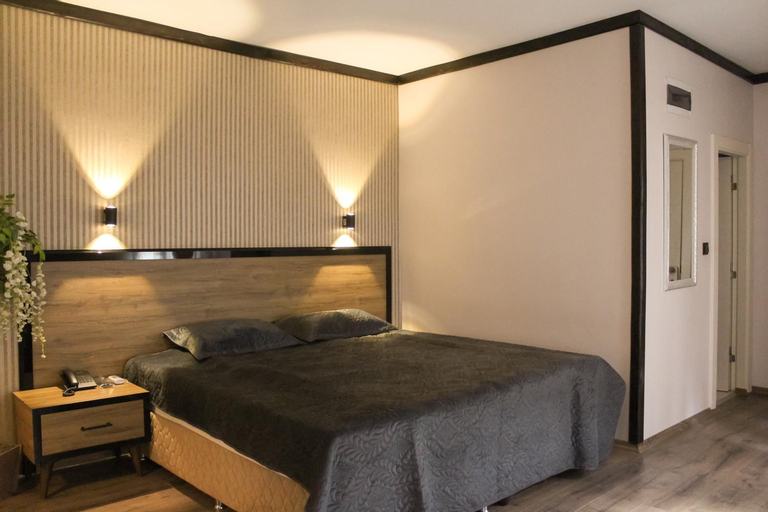 Suvari Hotel, Merkez