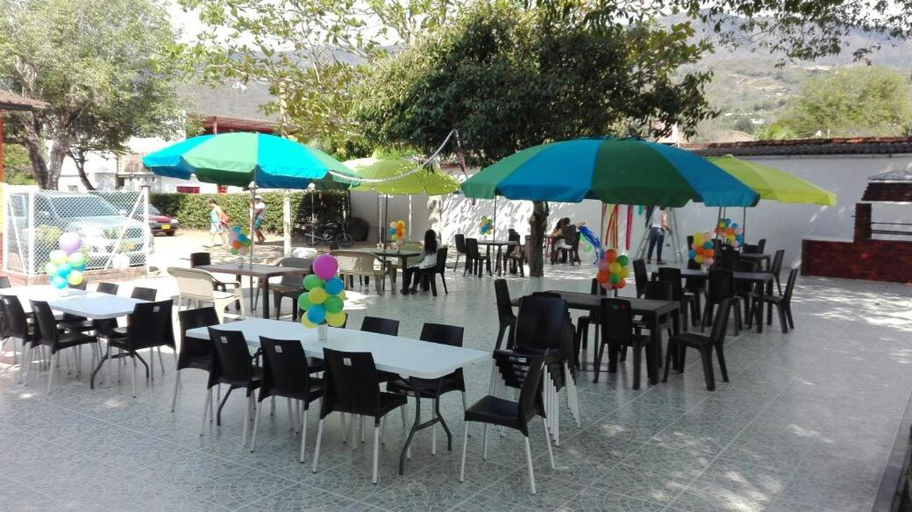 Food & Drinks, Club campestre el Penon de Apulo, Apulo