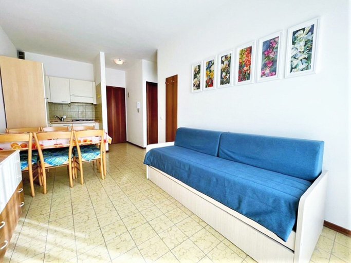 Dining 2, Apartment in Caorle Near Adriatic Beach, Venezia