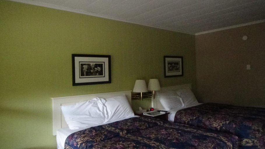 Others 4, Roseloe Motel, Bath