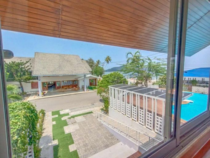 Bang Saphan Resort - Tap to explore photos