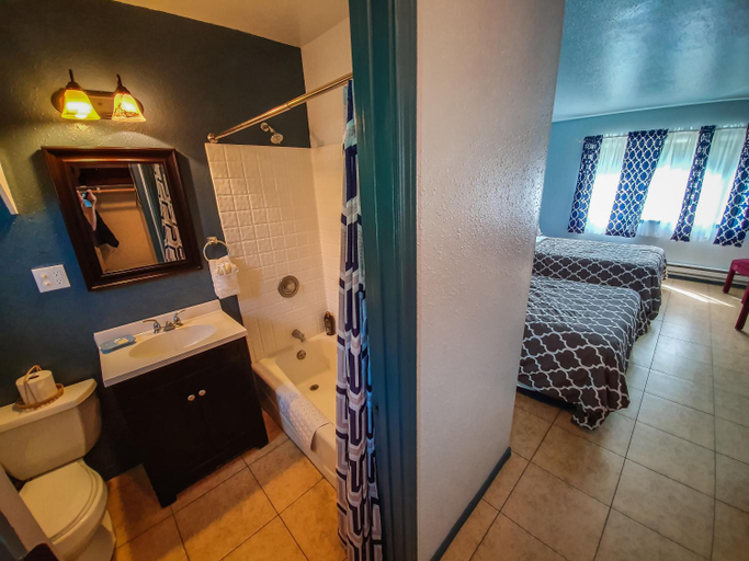 Bathroom 3, Squirrel Tree Resort Leavenworth WA, Chelan