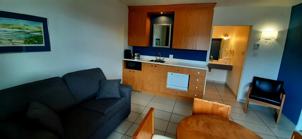 Kitchen, Motel Chute des Peres, Maria-Chapdelaine