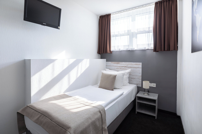 Bedroom 4, Hotel Aviva, Leipzig
