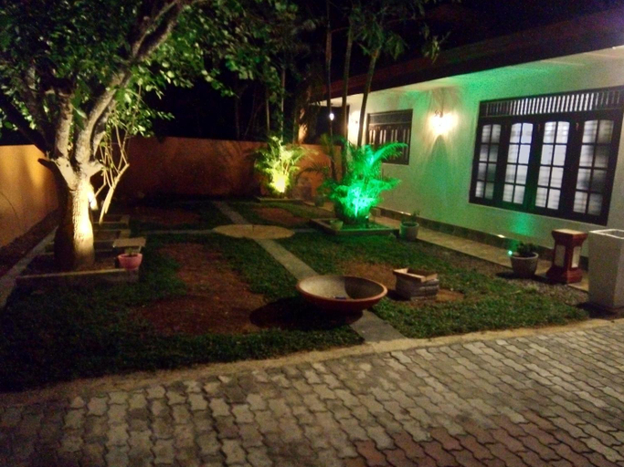 Others 3, Santosa Villa, Galle Four Gravets