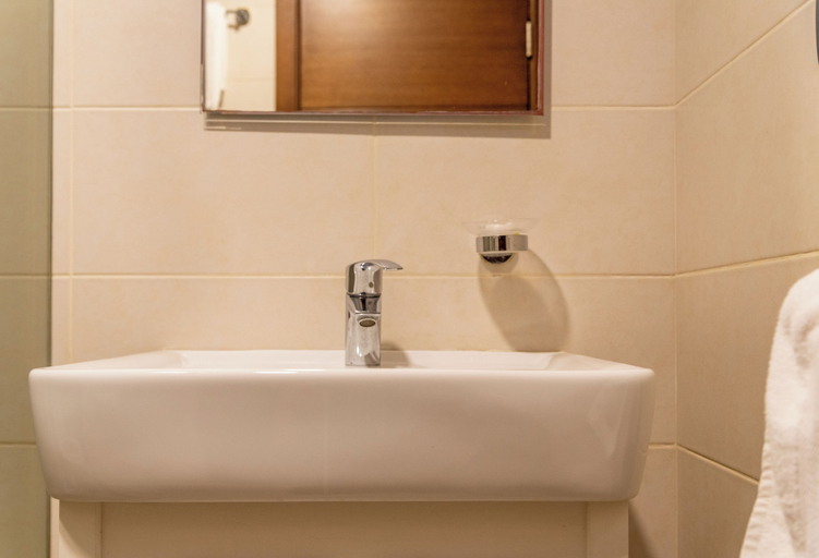 Bathroom 4, Britannia Suites, Beirut