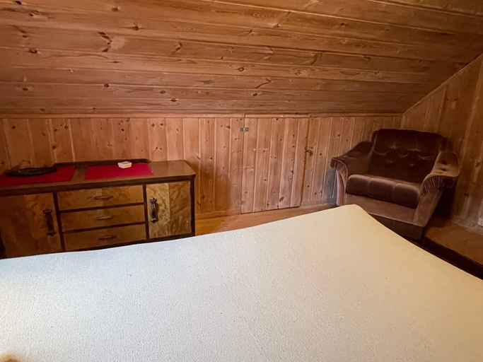 Room 3, 8 Person Holiday Home in Akra, Kvinnherad