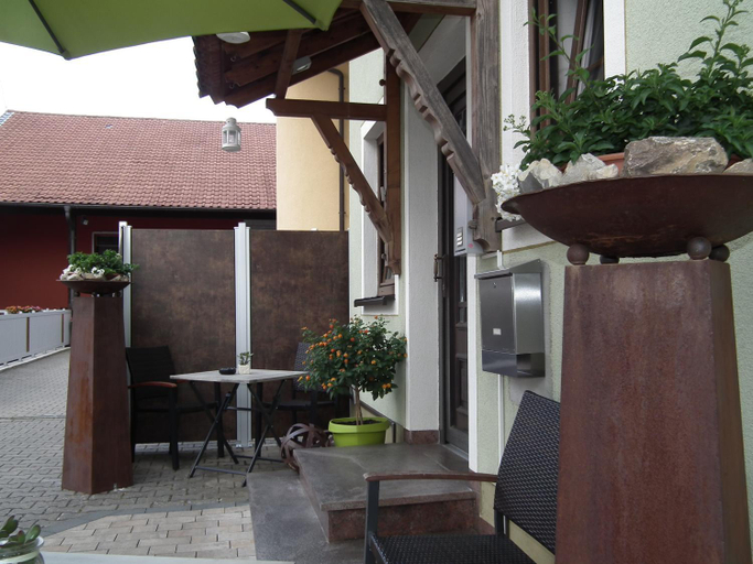 Others 4, Gastehof - Weinbau Sager, Kitzingen