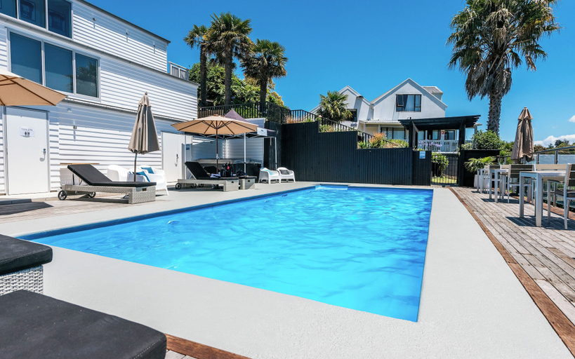 Sport & Beauty 5, Villa Sapphire at Palm Beach, Auckland
