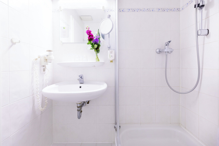 Bathroom 5, Hotel Aviva, Leipzig