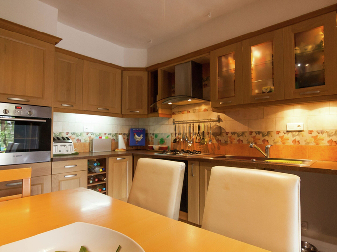 Private kitchen 2, Elegant Holiday Home in Coubjours, Dordogne