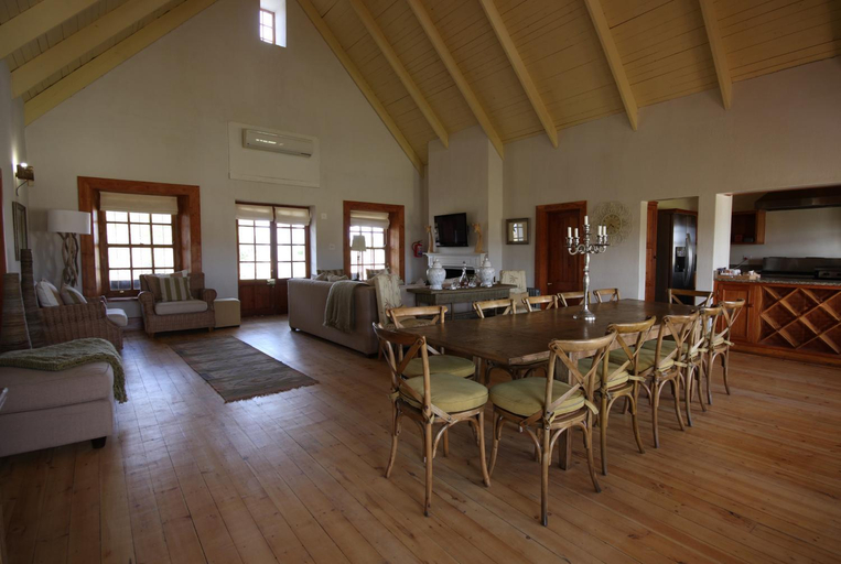 Others 5, Dundi Lodge, Siyanda