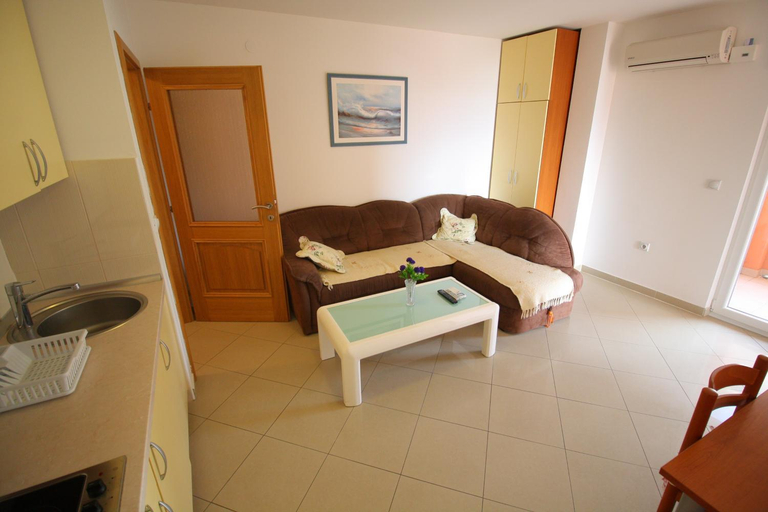 Others 3, Apartments Knezovic, Gradac