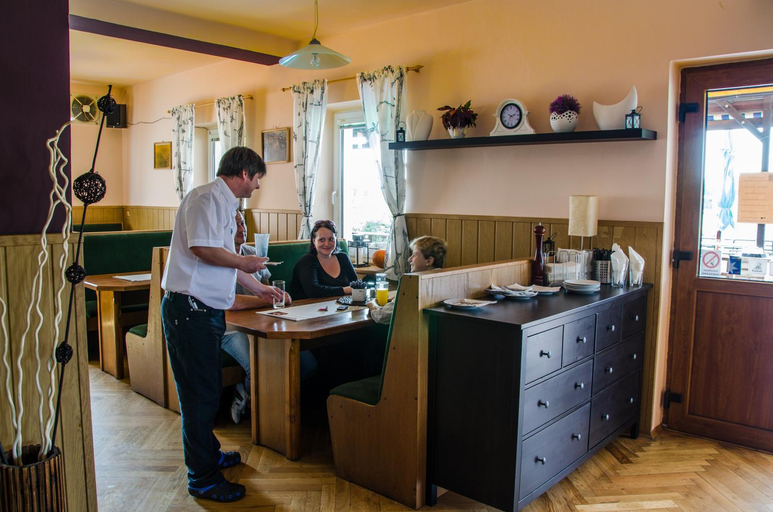 Food & Drinks 3, Hotel U Jezera, Nymburk