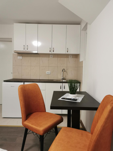 Others 3, Apartmani Ostojic, Irig