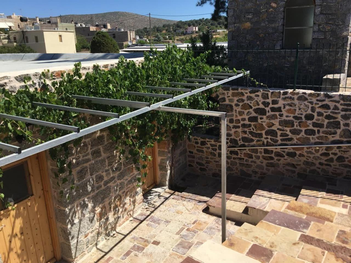 Others 4, Sarantis' Traditional House in Olympi, North Aegean