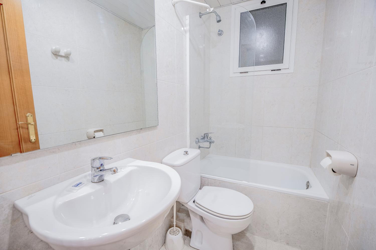 Bathroom 3, Rentalmar Goya, Tarragona