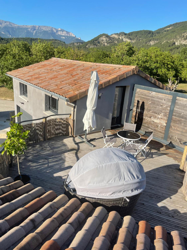 Exterior & Views, Sublime studio de caractere ,50 m2 climatise ., Drôme