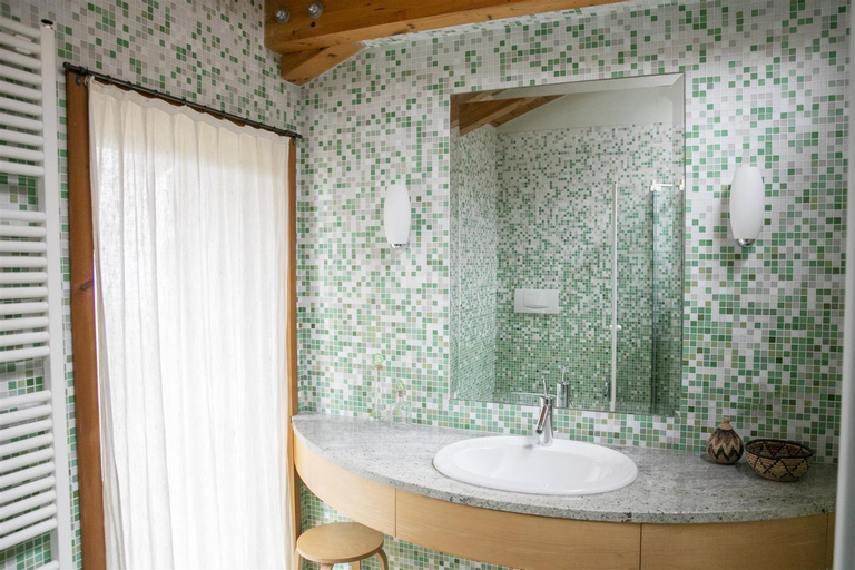 Bedroom 2, IseoLakeRental - Villa Dossello, Bergamo